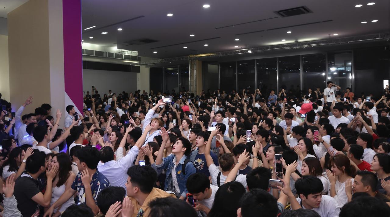 肉视频2026年度影迷见面会